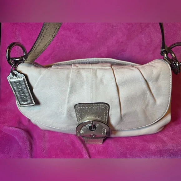 Coach Soho Y2K White Soho line Leather Buckle Flap Bag W oversized Coach Tag EUC - Picture 4 of 13